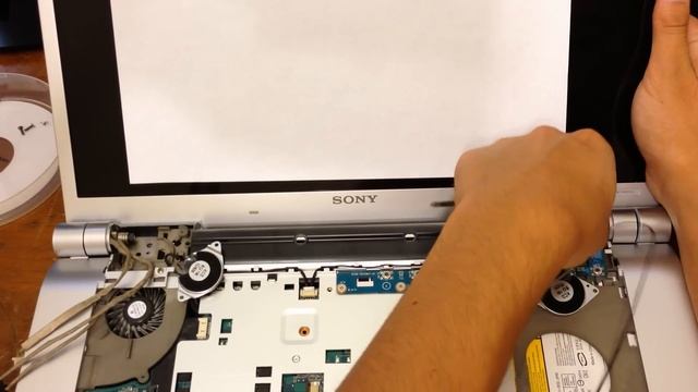 Laptop Screen Replacement - Sony Vaio VGN-FW235J смотреть онлайн