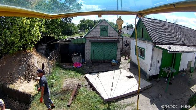 Автокран КС 2571 укладка самодельной плиты перекрытия септика #1 смотреть онлайн
