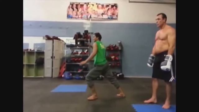 Эксклюзив. Тони Джа и Вин Дизель тренируются [Tony Jaa and Vin Diesel train] смотреть онлайн