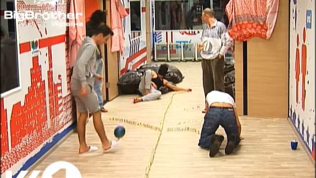 43-й день. 22:00. У участников отбили сон смотреть онлайн