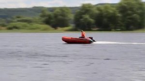 Азимут атлас 350 , мотор 9,8 = 1 чел скорость 39