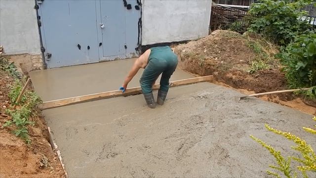 Заливка плиты перед гаражом!!/Принимаем Бетон/ смотреть онлайн