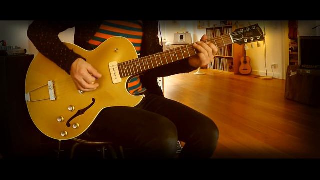 1993 Gibson ES-135, gold, Custom Shop Edition (!) смотреть онлайн