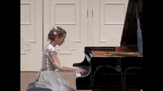 . Анастасия Махамендрикова. Чайковский Ноктюрн F-dur, Шопен Фантазия-экспромт оп. 66 смотреть онлайн