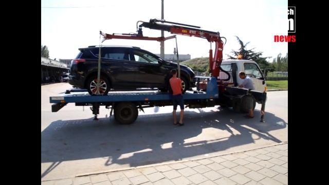 Керчане будьте осторожны! В городе начали работать эвакуаторы (видео)