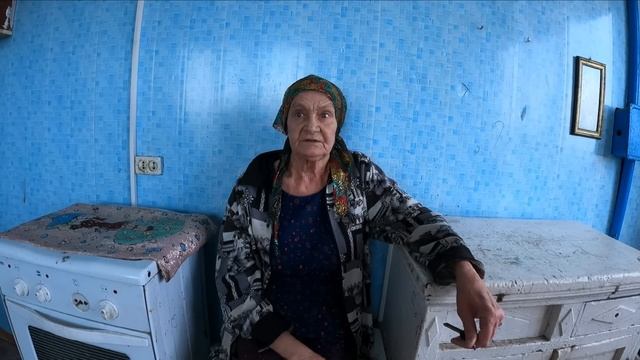 БЕЗДОМНАЯ БАБУШКА ПРОСИТ ПОМОЩИ! // купили дяде КОЛЕ ПОДАРОК. смотреть онлайн