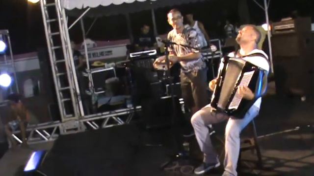 BETO HORTIS & ADIEL LUNA em OLINDA 2011 012.MPG смотреть онлайн