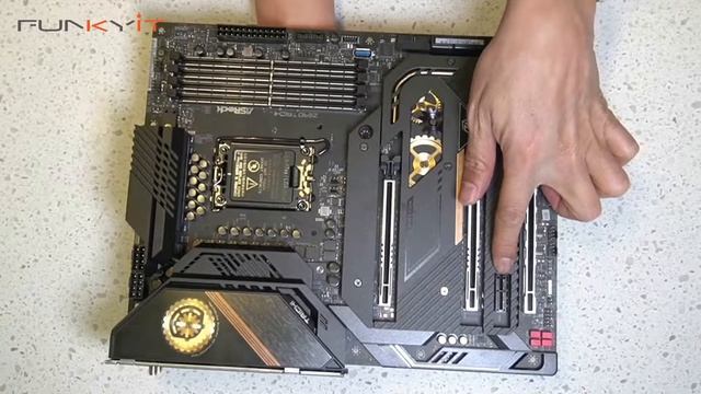 The Most Sought After Enthusiast Z690 Motherboard - ASRock Z690 Taichi (DDR5)