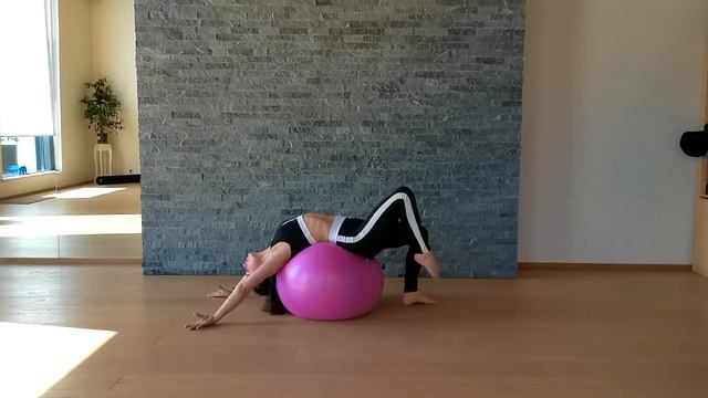 Pilates, Пилатес с Алёной Шевяковой, Красивая связка на мяче смотреть онлайн