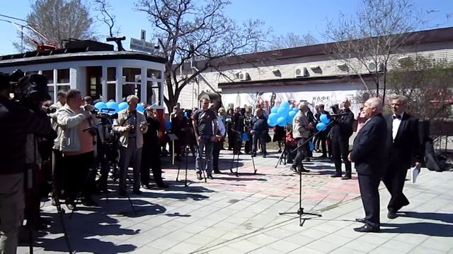 Церемония открытия памятника трамваю. (Волгоград, 19.04.2013) (2/3) смотреть онлайн