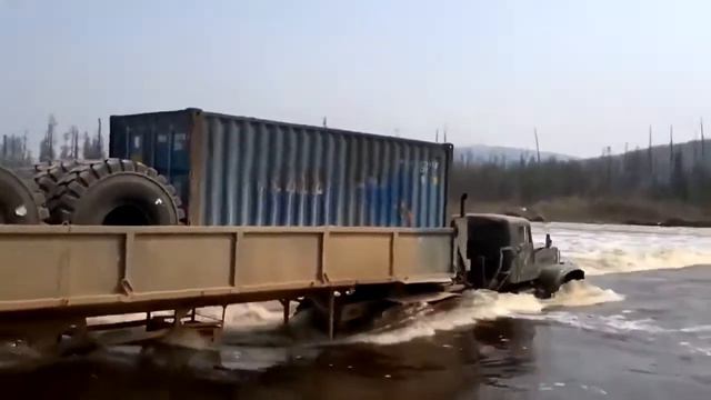 КРАЗ ПРОТИВ РЕКИ смотреть онлайн