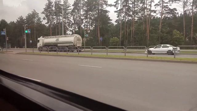 Поездка на автобусе МАЗ 105.065 марш 10а смотреть онлайн