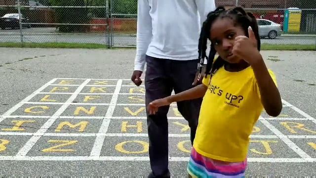 Bug plays hopscotch | how to play hopscotch part 3 смотреть онлайн