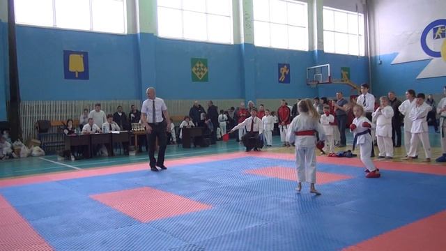 Горячая Анастасия \ Генералова Ева Бой за 3 место. Каратэ WKF г. Назарово. 15 декабря 2019 смотреть онлайн