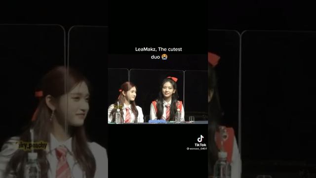 IVE YuSeo: Yujin poke armpit of Leeseo and she scream so cutee? смотреть онлайн