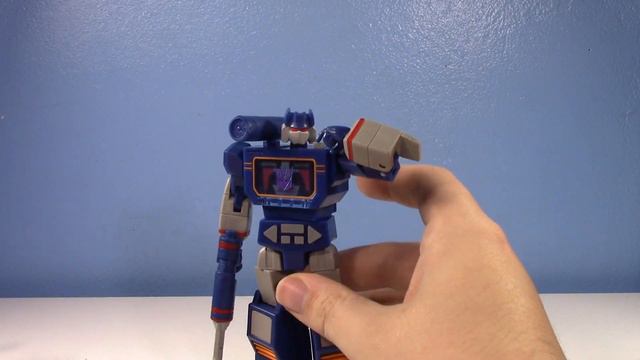 Transformers G1 Action Master VS Walmart R.E.D. SOUNDWAVE | Old VS New #36 смотреть онлайн