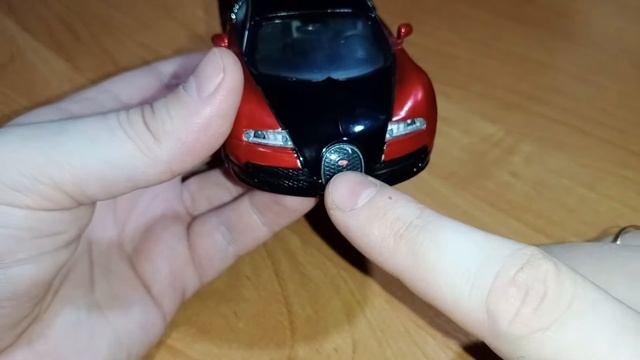 Обзор масштабной модели Bugatti Veyron.mp4 смотреть онлайн