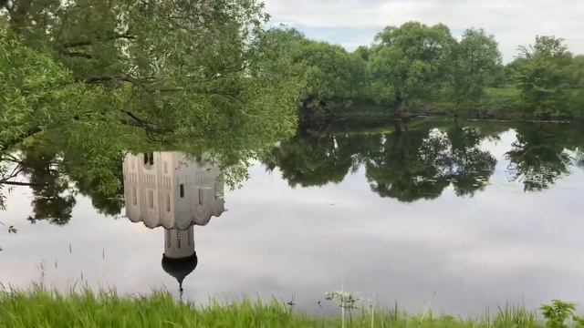 По Боголюбовскому лугу к церкви Покрова на Нерли смотреть онлайн