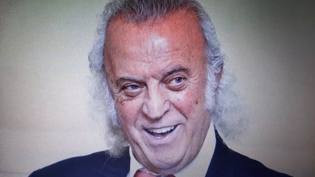 СКАНДАЛ! Маэстро Раймонд Паулс игнорирует Лайму Вайкуле смотреть онлайн