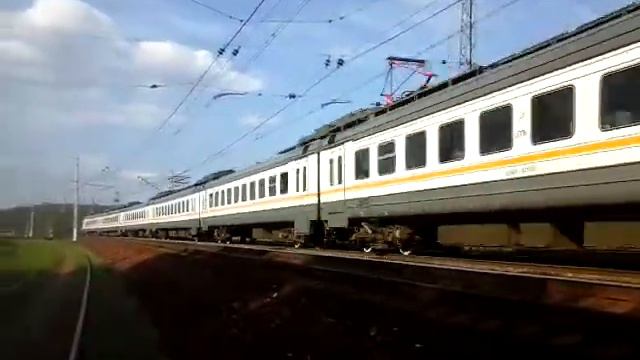 Приветливый электропоезд ЭД4М-0451 ЦППК перегон Нара-Бекасово 1 смотреть онлайн