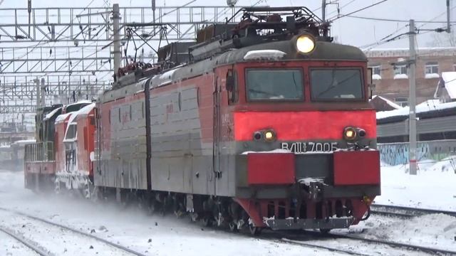 Электровоз ВЛ11У.8-700 со снегодувом ПОМ-1М №029 + тепловоз ЧМЭ3-1691 смотреть онлайн
