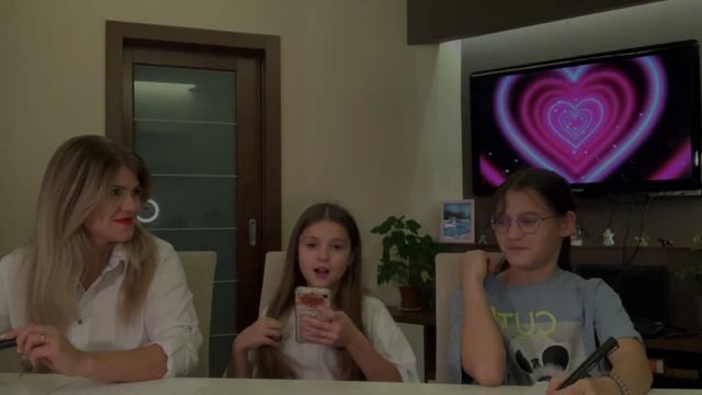 Кто знает меня лучше ? Мама vs подруга ? # кто выгребается смотреть онлайн