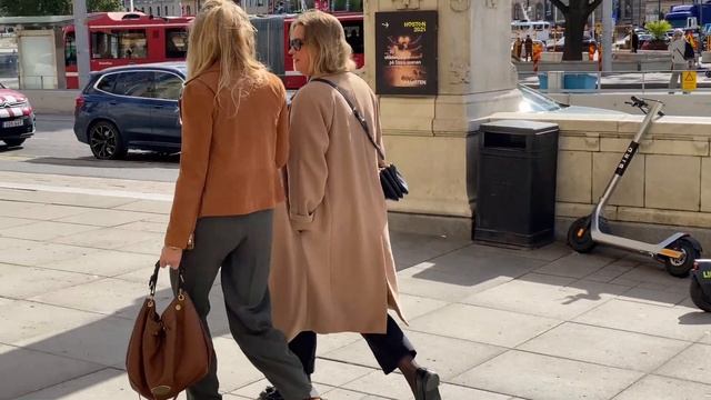 Стрит стайл/ Что носят осенью в Стокгольме/ Осенние образы 2021/ Городской стиль/Мужчины и женщины смотреть онлайн