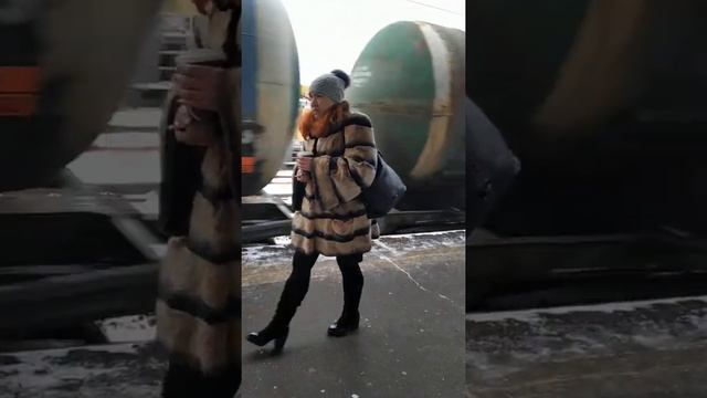 Загадка сколько тон тянет и чего ответы в коменты смотреть онлайн