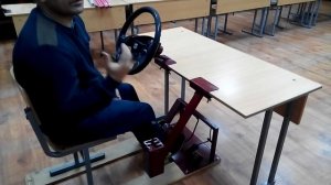 Когда выжимать педаль сцепления при снижении скорости?