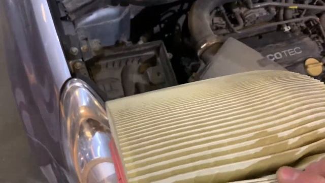 Замена воздушного фильтра Opel Corsa D смотреть онлайн