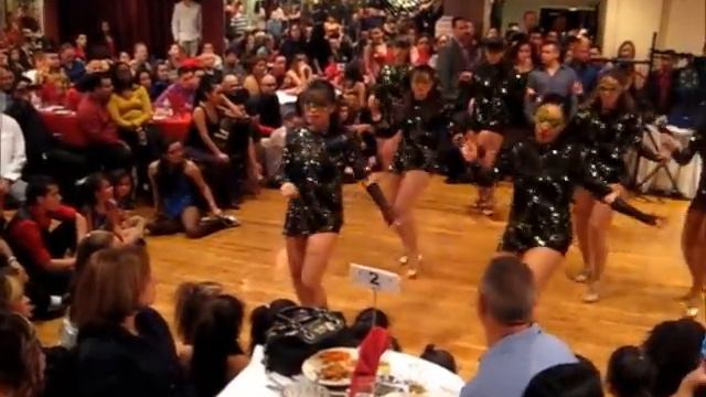 Realeza de la Salsa - Lorenz Dance Studio 2011 Christmas Party смотреть онлайн