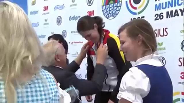 Rio Olympics 2016: Barbara Engleder takes gold with Olympic record in women's 50m смотреть онлайн