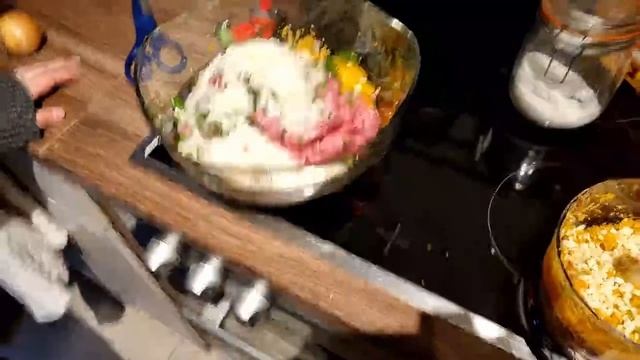 PUT THESE BALLS IN YOUR MOUTH! LISA'S PREMIUM MEATBALLS! - TommyKay Cooking For Gamers #5 смотреть онлайн