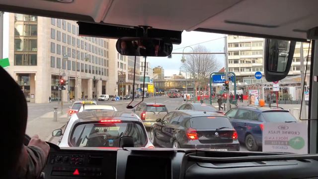 Berlin Bus Tour mit 100 Holländern смотреть онлайн