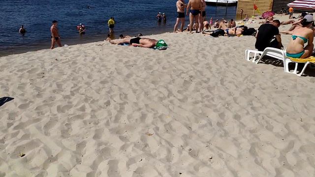 Киев Гидропарк пляж Молодежный.Отдыхаем. смотреть онлайн