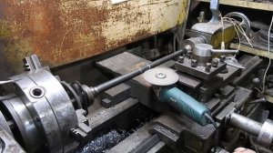 НАРЕЗКА шлицов на ПОЛУОСИ для миниТРАКТОРА в токарном СТАНКЕ