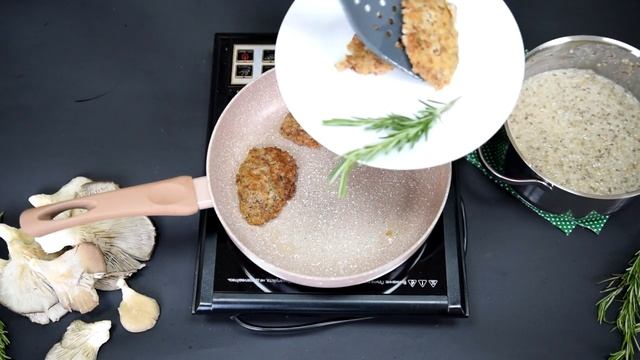 Домашние блины с клубникой и йогуртом