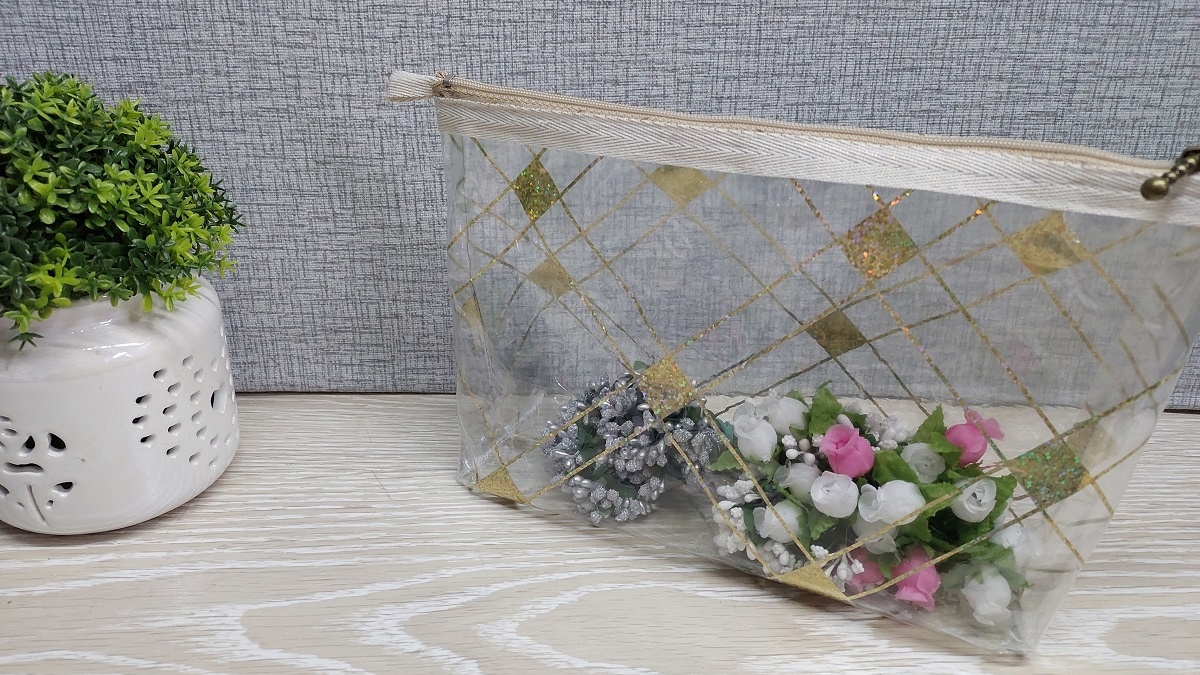 Шьем прозрачную косметичку из виниловой пленки. смотреть онлайн