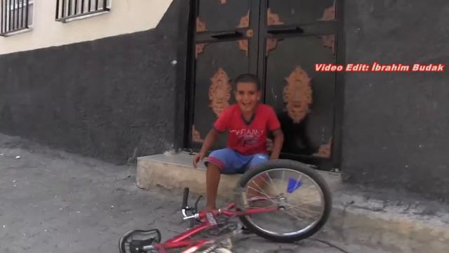 Sırrın Mahallesi BisikletLe Ön Dikme.. смотреть онлайн