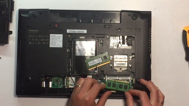 Установка или замена оперативной памяти в Lenovo B590 смотреть онлайн