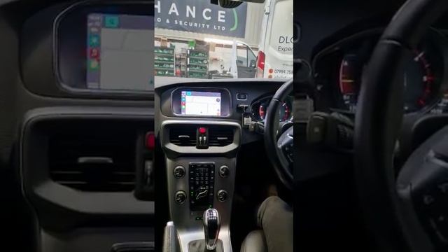Volvo V40 2018 Apple carplay and reverse camera смотреть онлайн