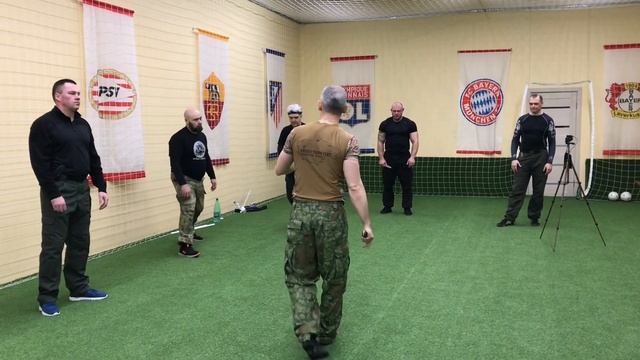 Фрагменты семинара по СПЕЦКУРСУ «ТАКТИКА БЛИЖНЕГО БОЯ» часть 2. Денис Ряузов/Боевые искусства смотреть онлайн