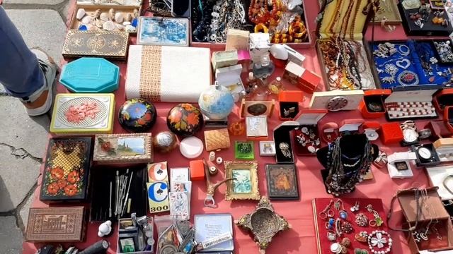 БЛОШИНЫЙ РЫНОК В ЯЛТЕ смотреть онлайн