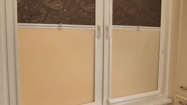 Рулонные шторы Уни 2 с пружинным механизмом, День Ночь, две ткани, Капур коричневый и Капур бежевый смотреть онлайн