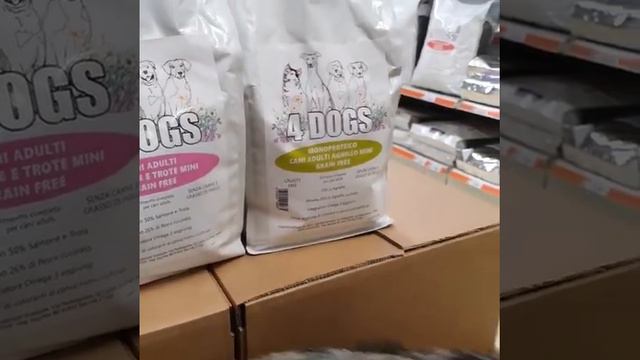 4DOGS le crocchette mini per cani adulti смотреть онлайн