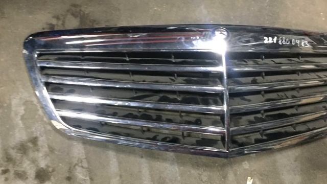 Решетка радиатора бу Мерседес 221 рестайлинг A2218800483 смотреть онлайн