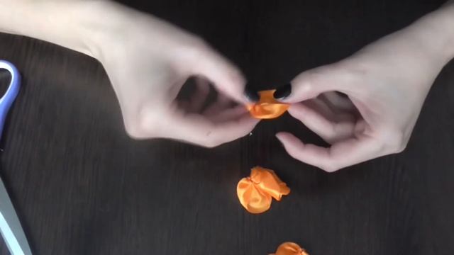 Украшение на заколку Канзаши/Розочка Рыжик смотреть онлайн