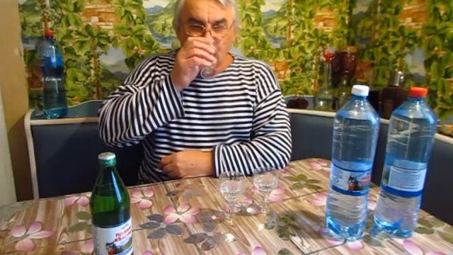 Дегустируем МИНЕРАЛЬНАЯ ВОДА ИЗ ТРЁХ БУТЫЛОК смотреть онлайн