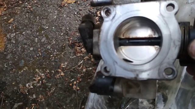 Шевроле Авео чистка дроссельной заслонки! смотреть онлайн