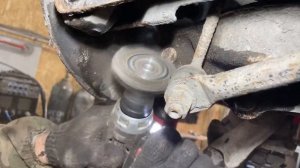 Замена задней левой ступицы Volvo S80 2003